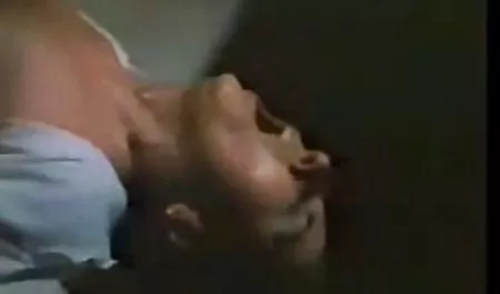 مرد خوشگل عمه مجلل را لگد می زند و زیر شکم او را می کشد سینمایی فول سکسی