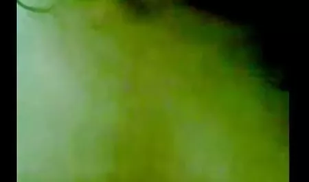 یکی از طاس ها فیلمسکسی فول اچ دی منشی را روی میز مجازات می کرد