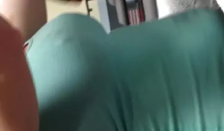 دختر جوان خواستار دانلود فیلم های سکسی اچ دی رابطه جنسی شد