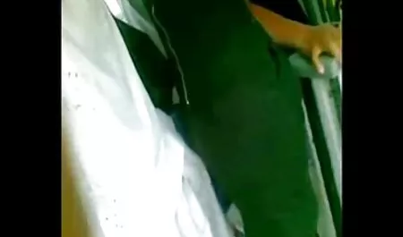 زن چاق بین سکسهای فول اچ دی پاها لعنتی
